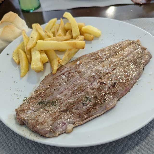Filete de Ternera A la Plancha Con Patatas