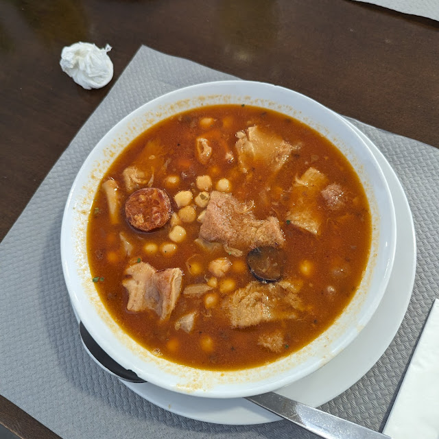 Garbanzos Con Callos