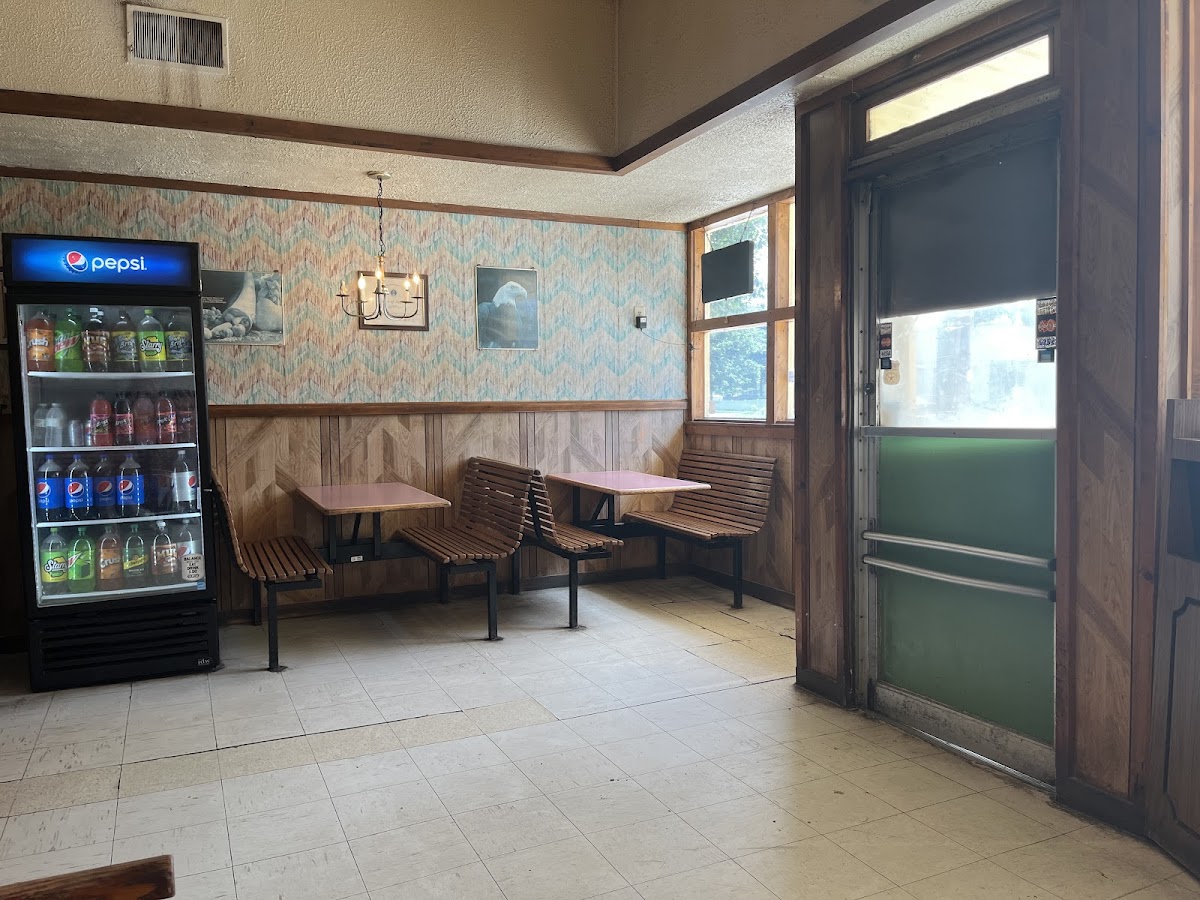 Dino's Pizzaria