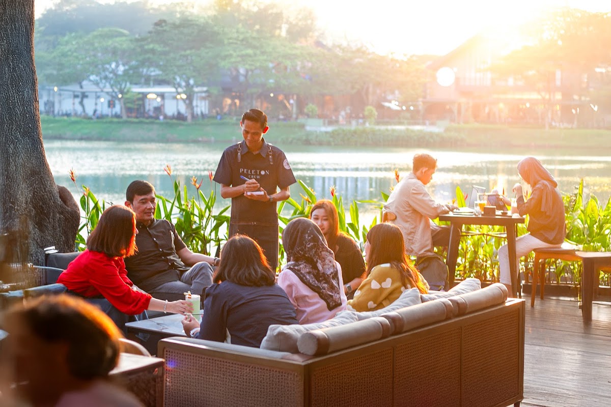 Peleton Cafe Summarecon - Bekasi