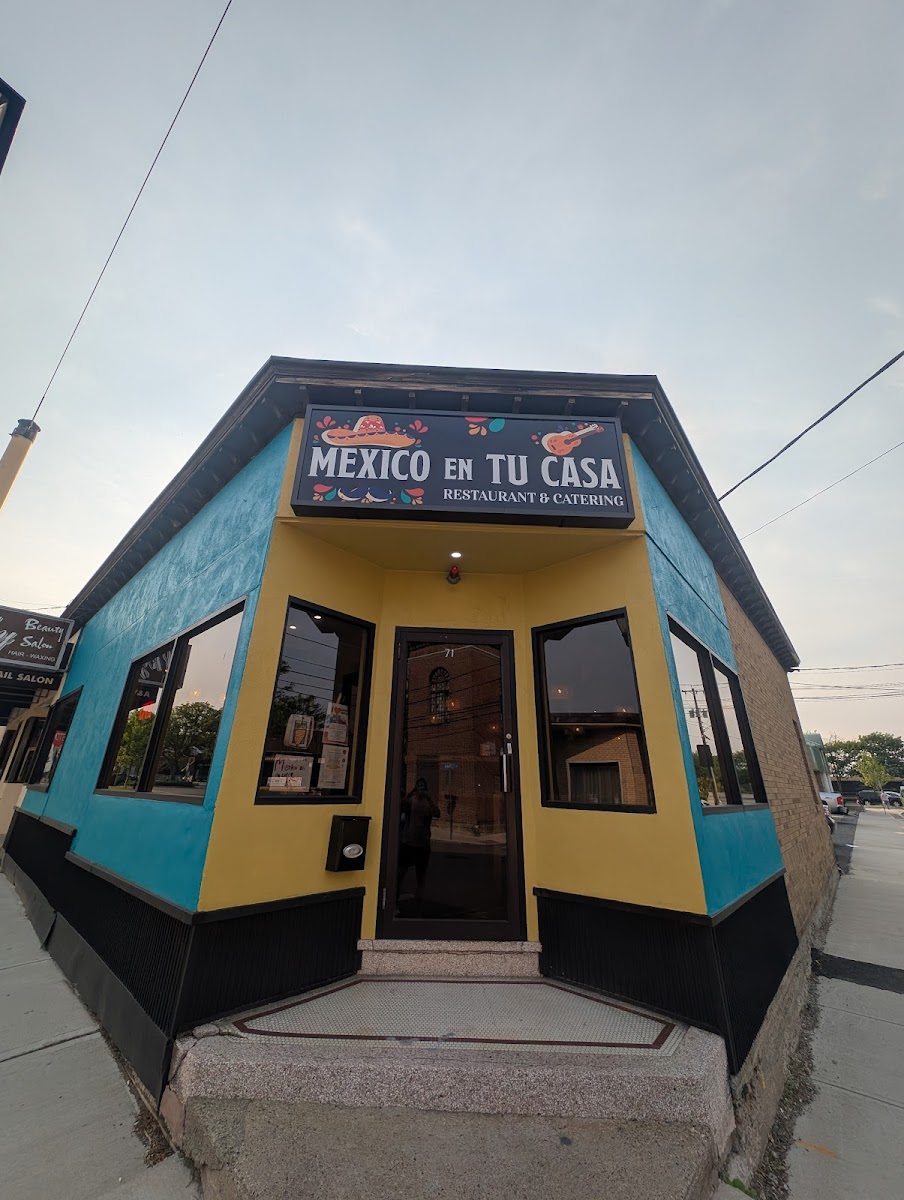 Mexico En Tu Casa Restaurant & Catering