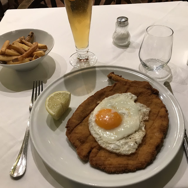 Cotoletta Milanese E Risotto Alla Milanese