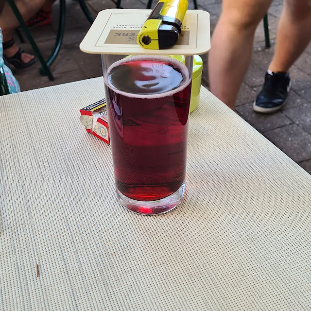 Johannisbeer Schorle
