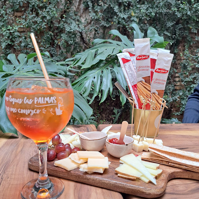 Tabla de Quesos Y Aperol Spritz