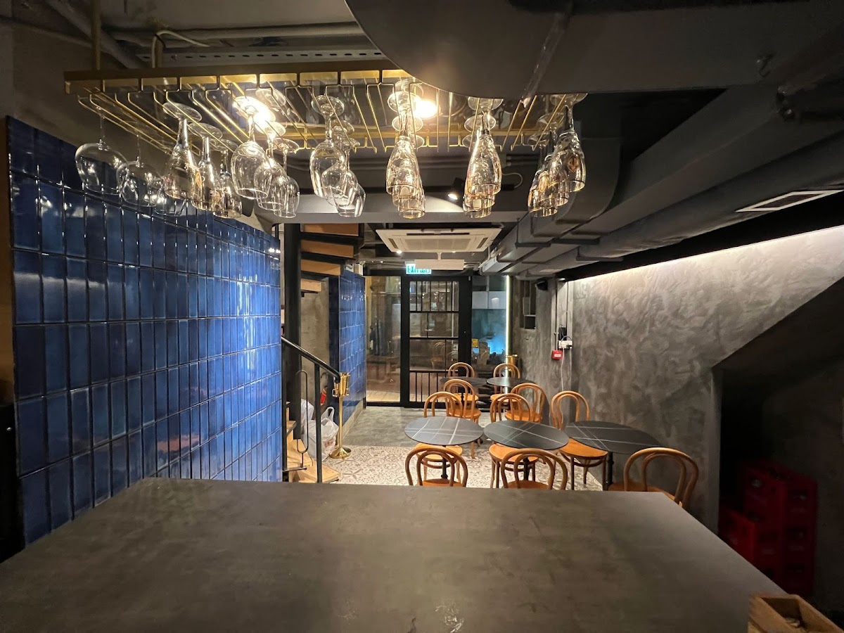 Moodie Wine & Dine