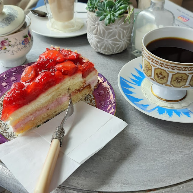 Erdbeer-buttermilch-kuchen