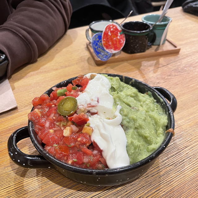 Nachos Con Guacamole