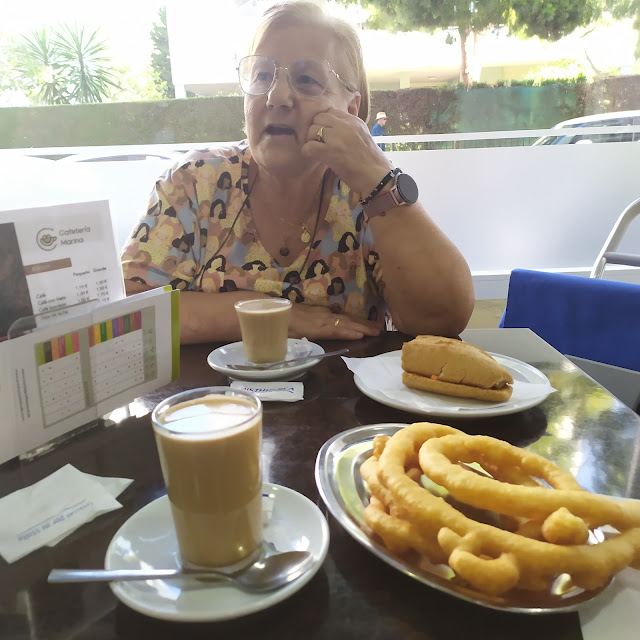 Tejeringos Pan Con Zurrapa Y Café