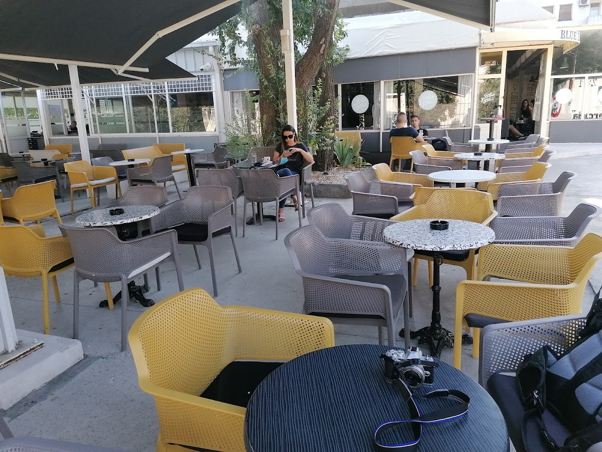 Blue Eyes Cafe