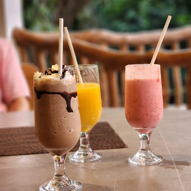Shakes