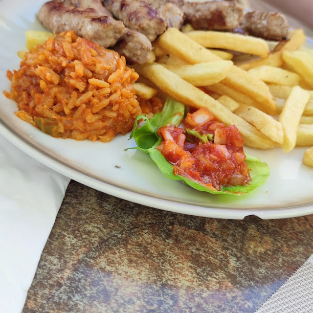 Cevapcici Mit Pommes