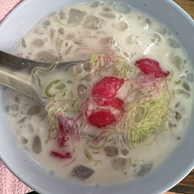 สาคูเปียกมะพร้าวอ่อน
