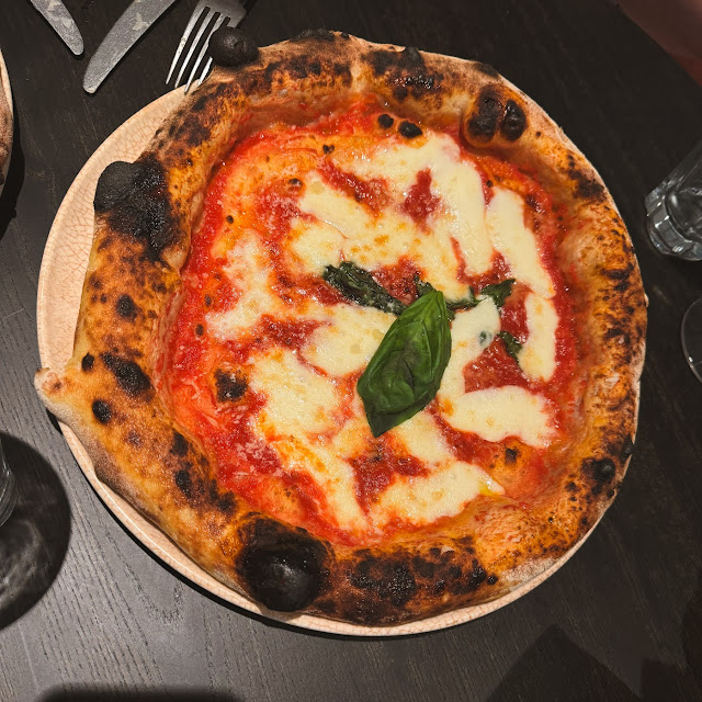 Regina Margherita Pizza