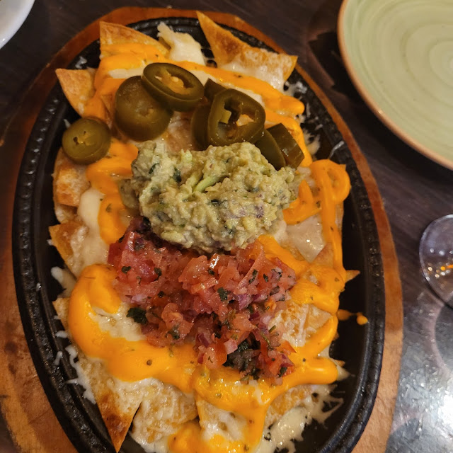 Nachos Con Guacamole