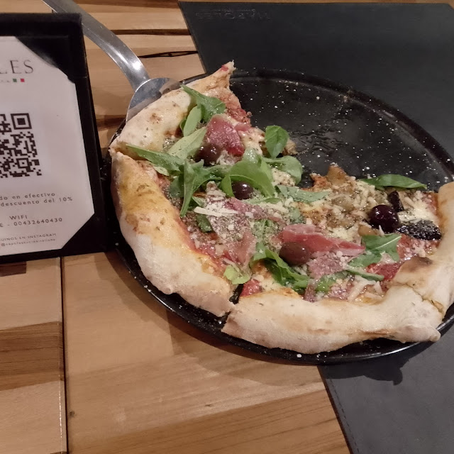 Pizza Ruccula Y Parmesano