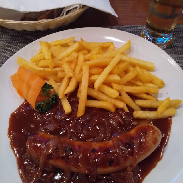Olma Bratwurst Mit Pommes Frites