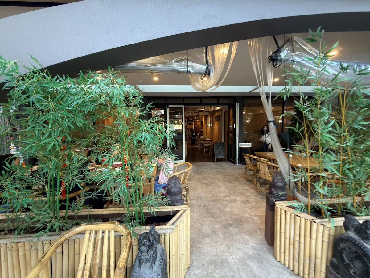 MOJA DUCK CHINESE RESTAURANT & BAR( Parkmore Hotel)