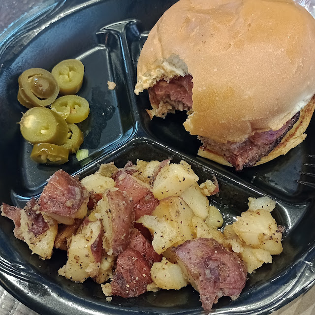 Sliced Briscket Sandwich with Potaroes