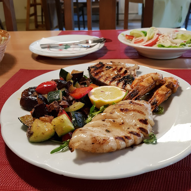 Fischplatte Mit Gemüse