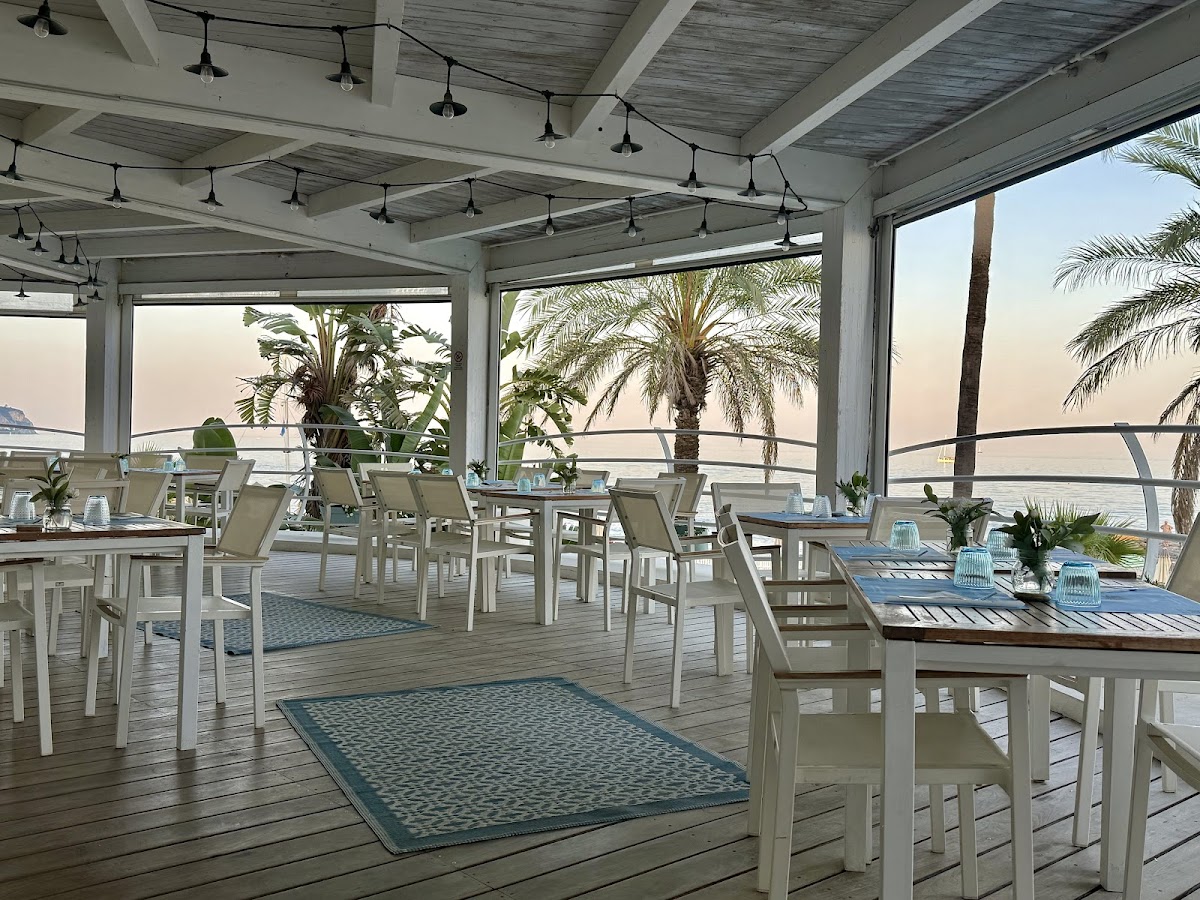 La Plage Beach Bistrot
