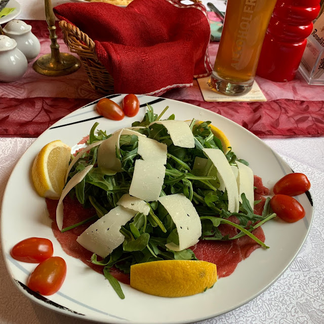 Carpaccio Mit Rucola & Parmesan