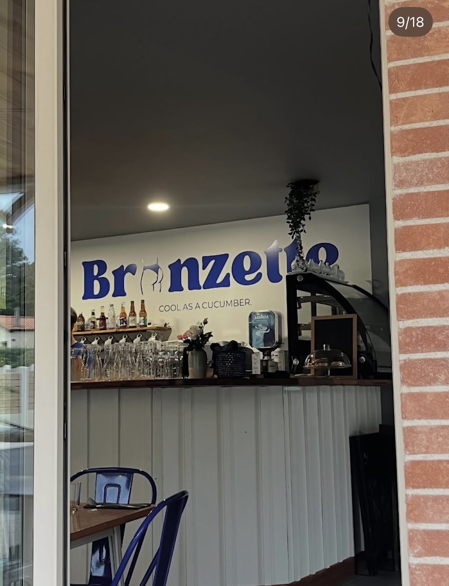 Bronzette Brunch & Burgers