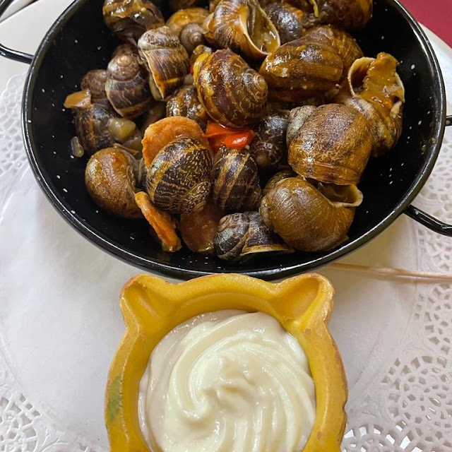 Caracoles En Salsa Con Alioli