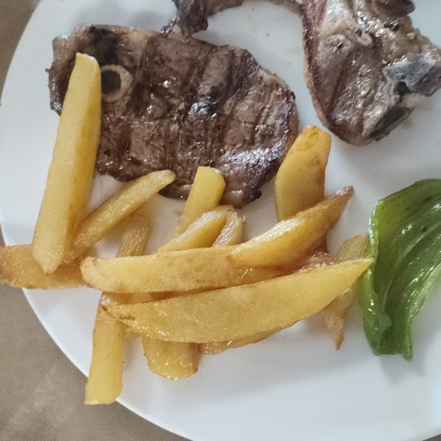 Costillas Con Guarnición