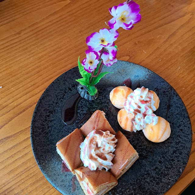 Custard Dorayaki and Mochi