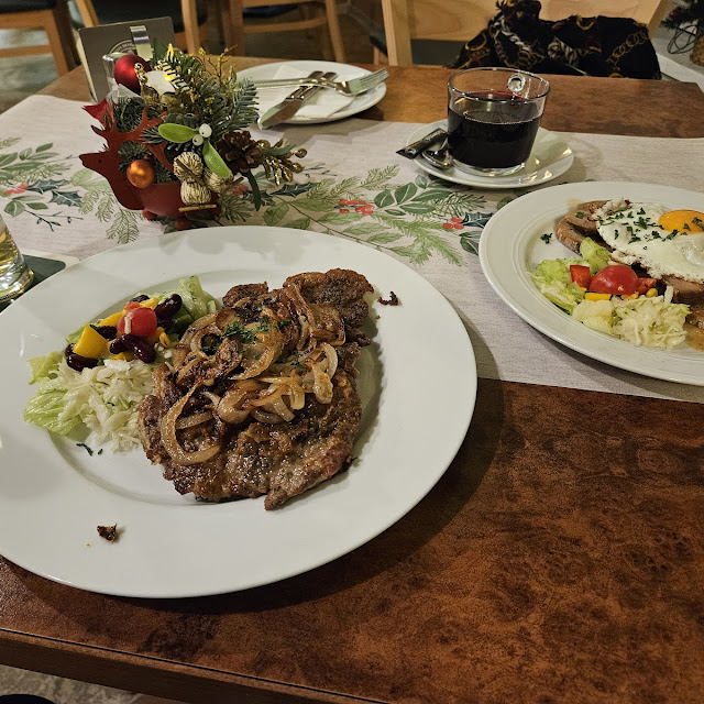 Rostbrätel Und Warmes Eckchen