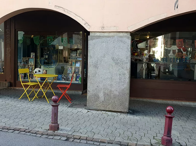 Books Corner Coffee Shop
