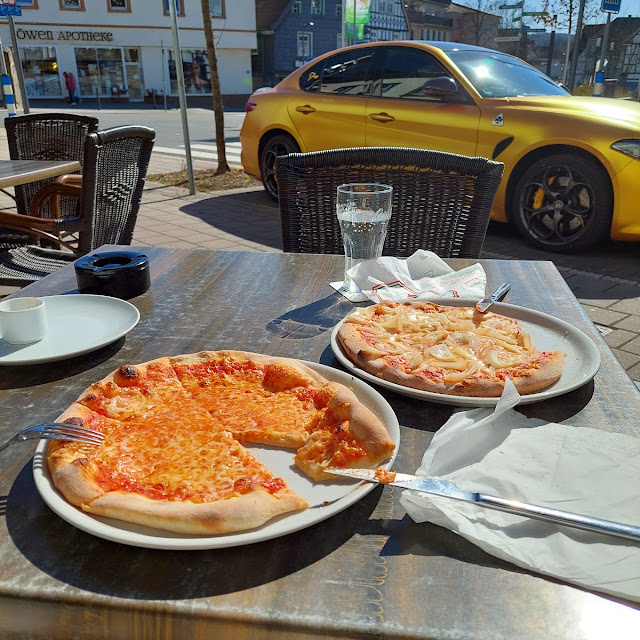Pizza Margherita Und Pizza Chippola