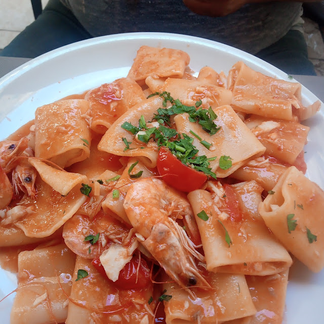 Paccheri Pomodori E Frutti Mare