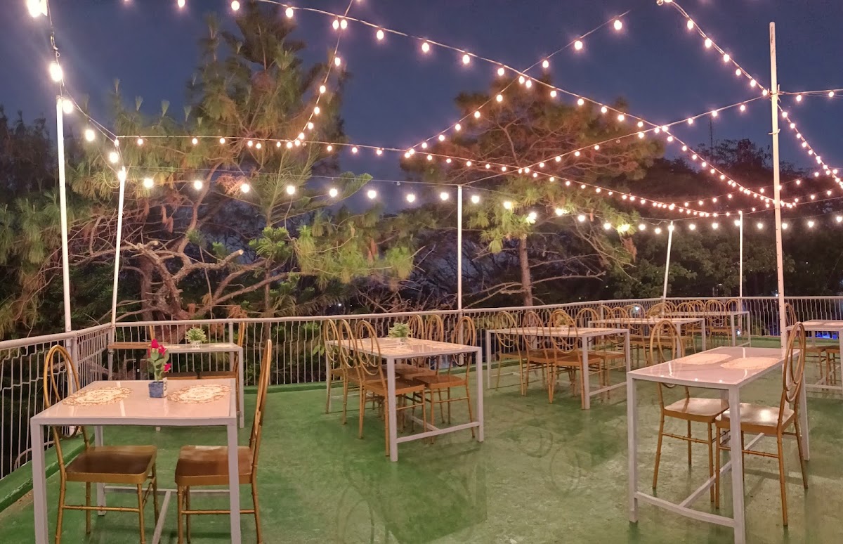 Hidden Peak Restaurant