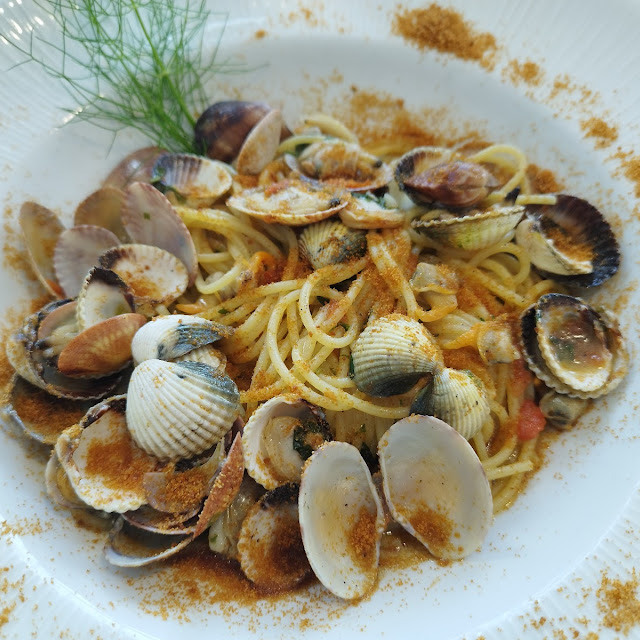 Spaghetti With Clams And Bottarga