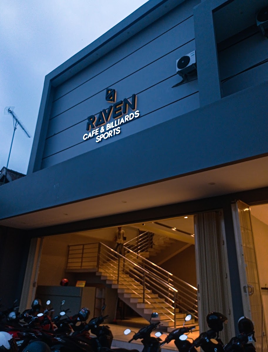 Raven Cafe & Billiards