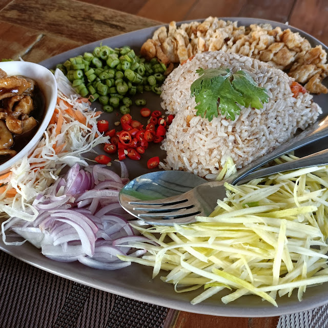 ข้าวคลุกกะปิ