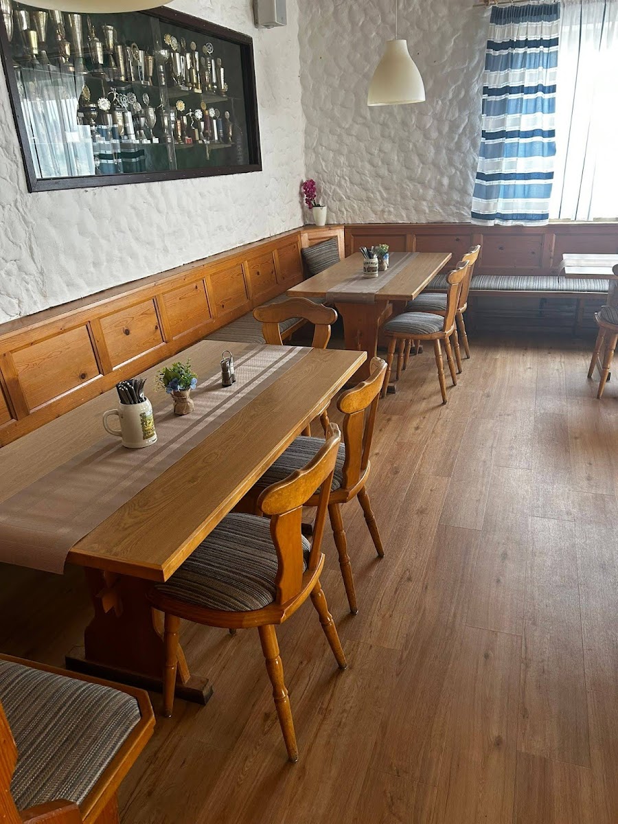 Zum Schnitzelwirt SC Worzeldorf