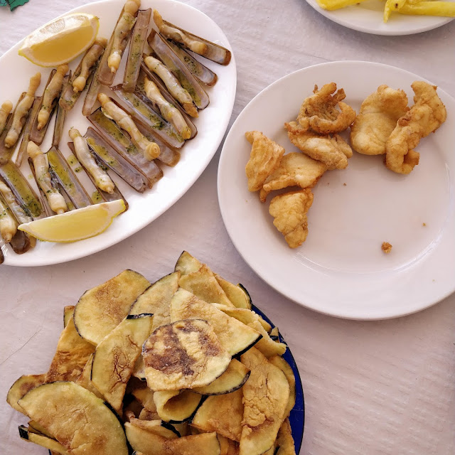 Navajas Rosada Y Papas Fritas