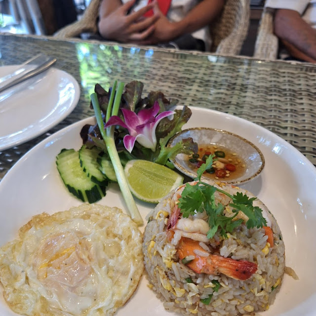 ข้าวผัดกากหมู