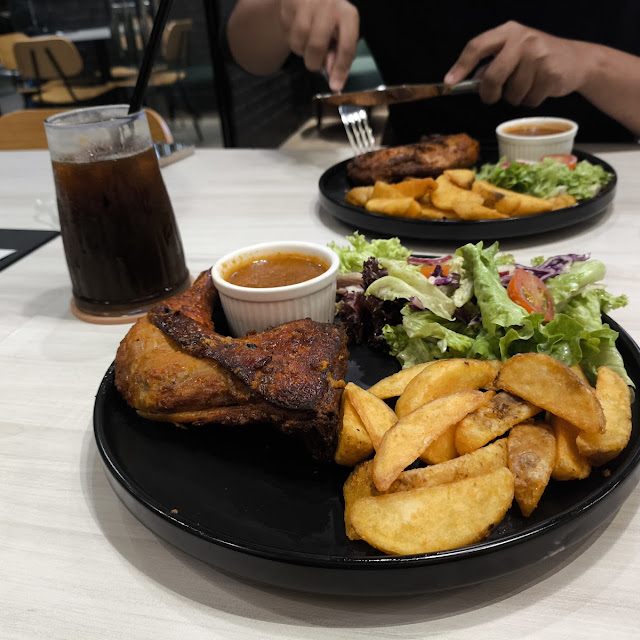 Grilled Chicken Chop with Black Pepper Sauce