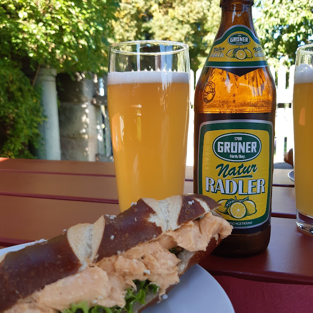 Laugenstange Mit Obazda