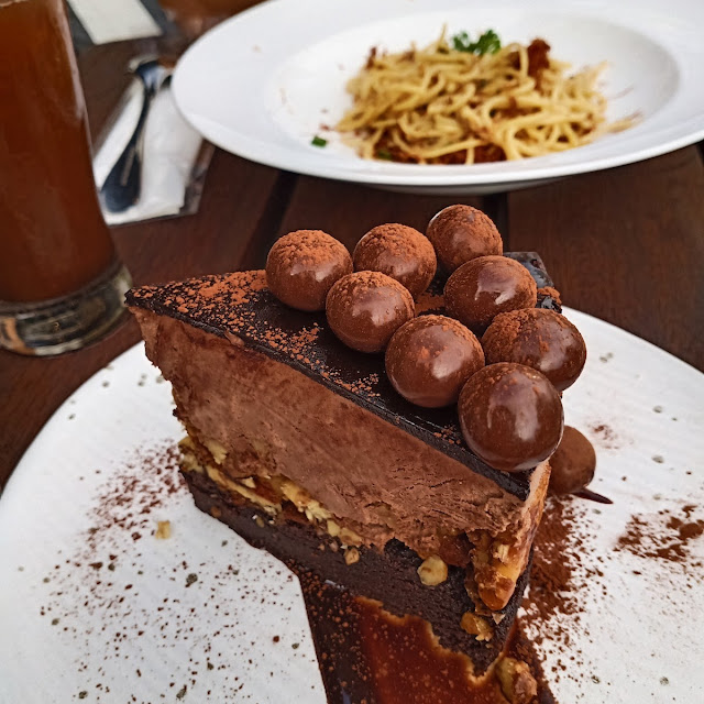 Chocolate Fudge Cake