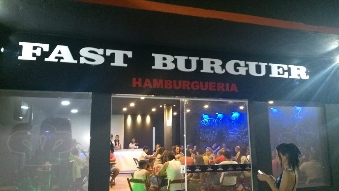 FAST BURGUER HAMBURGUERIA