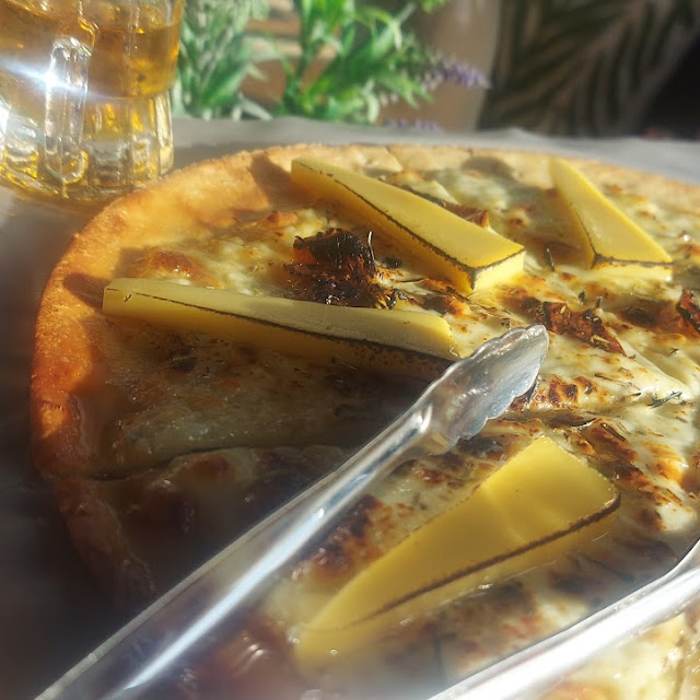 Roasted Garlic 4-Cheese Pizza