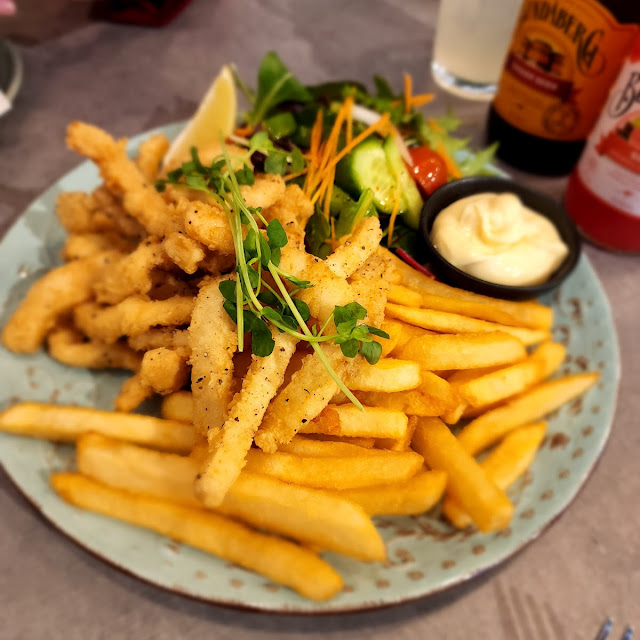Kids Calamari & Chips