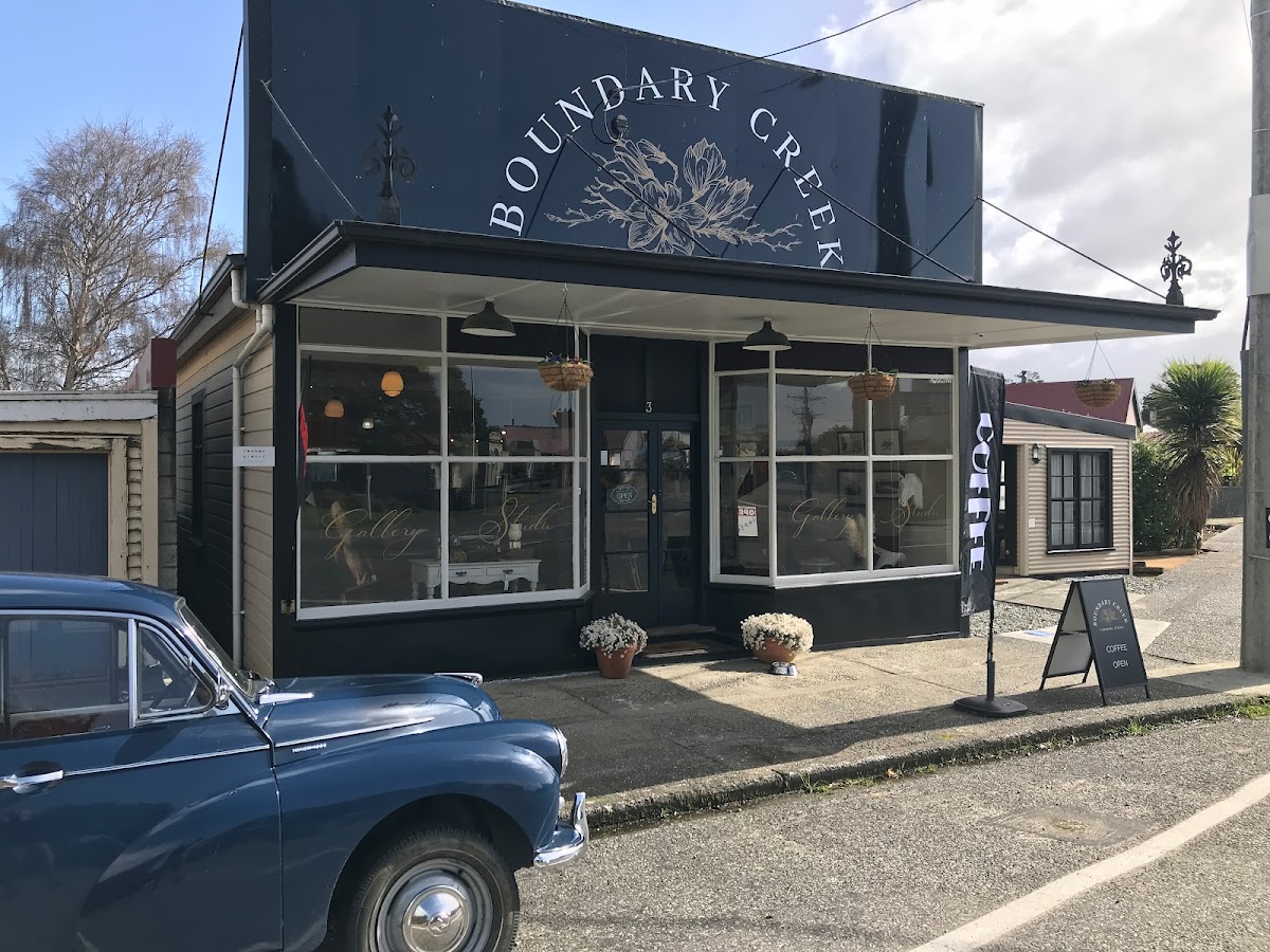 Boundary Creek General Store