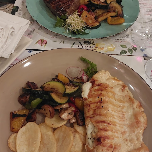 Chichen Fillet Fileed with Mozzarella Prosciutto and Fresh Basil with Vegetables