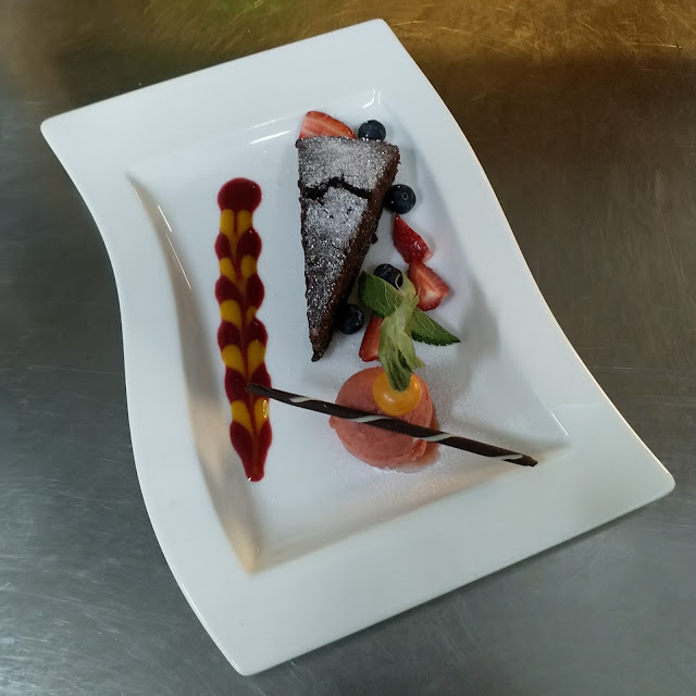 Schokokuchen Mit Mango-sorbet
