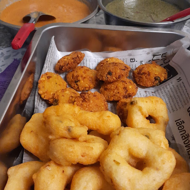 Methu Vadai And Masal Vadai